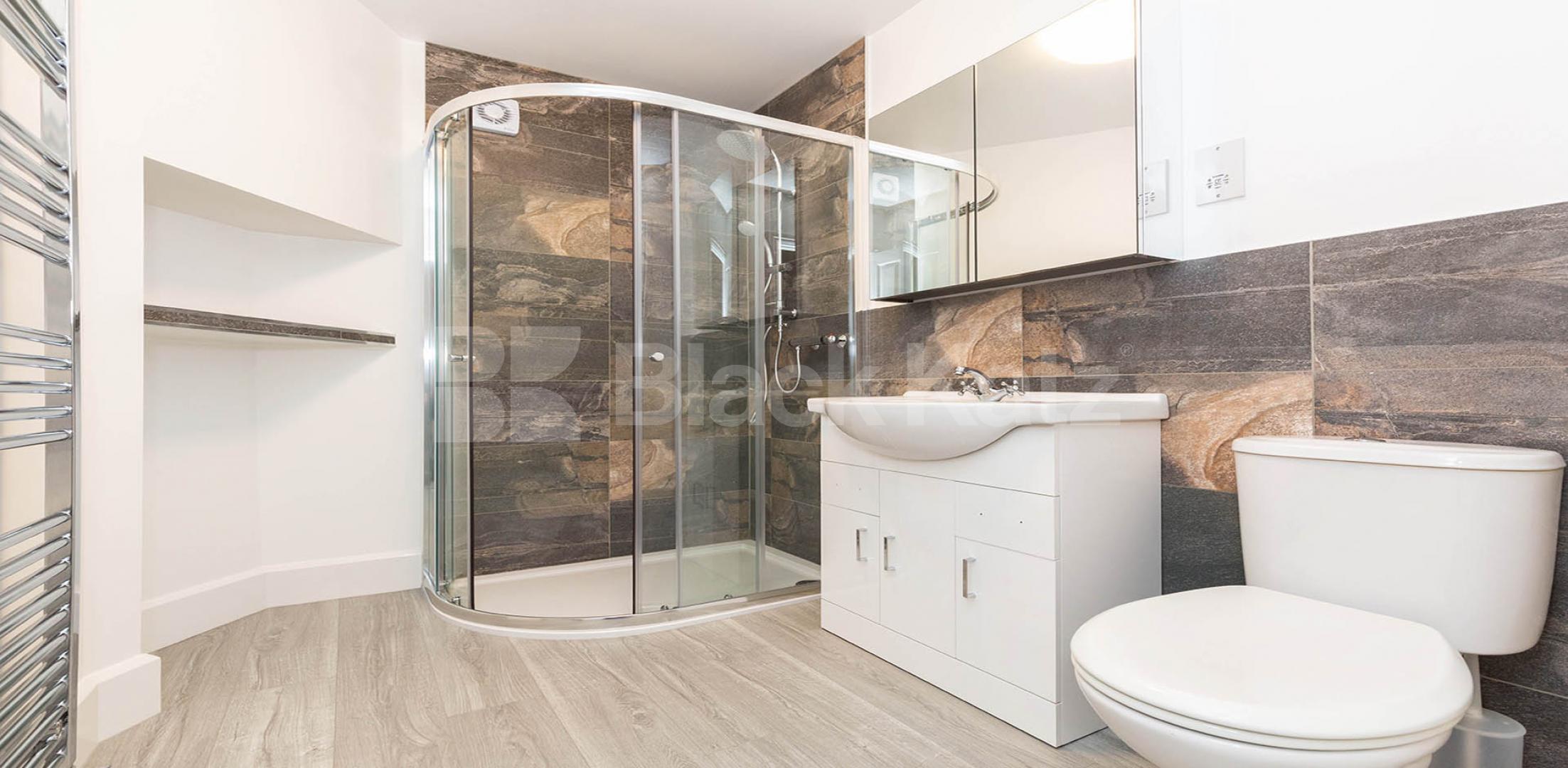 			NEWLY RENOVATED 2 BED, 2 Bedroom, 1 bath, 1 reception Apartment			 Beechwood Road, CROUCH END N8